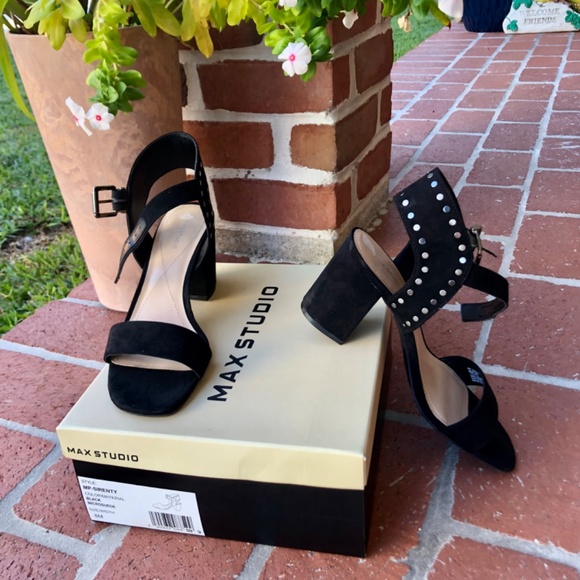 ๐๐ฅ๐ฅMax Studio!! Black Microsuede Sandals - Sz 8M - Excellent Condition! - Picture 5 of 15